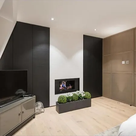 Unique Flat In With Modern Design パリ